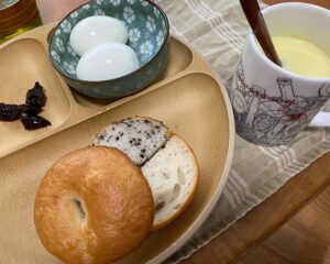 ベーグルの朝食