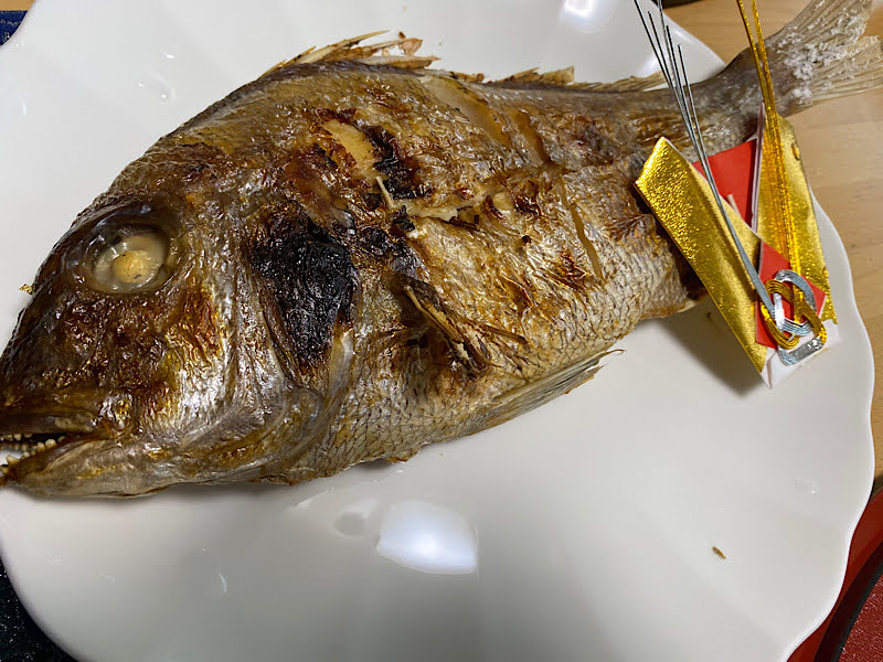 正月のお祝いの鯛の写真