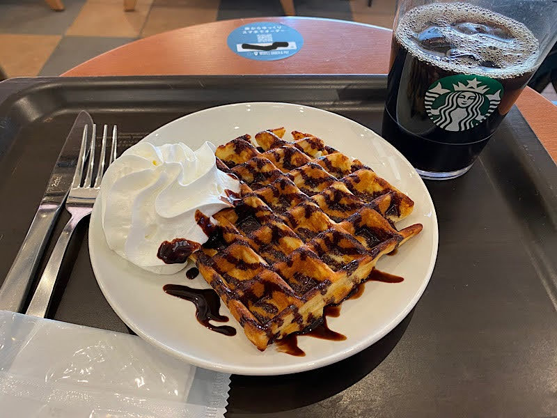 スタバ　アメリカンワッフル　カスタム　ホイップ　チョコソース